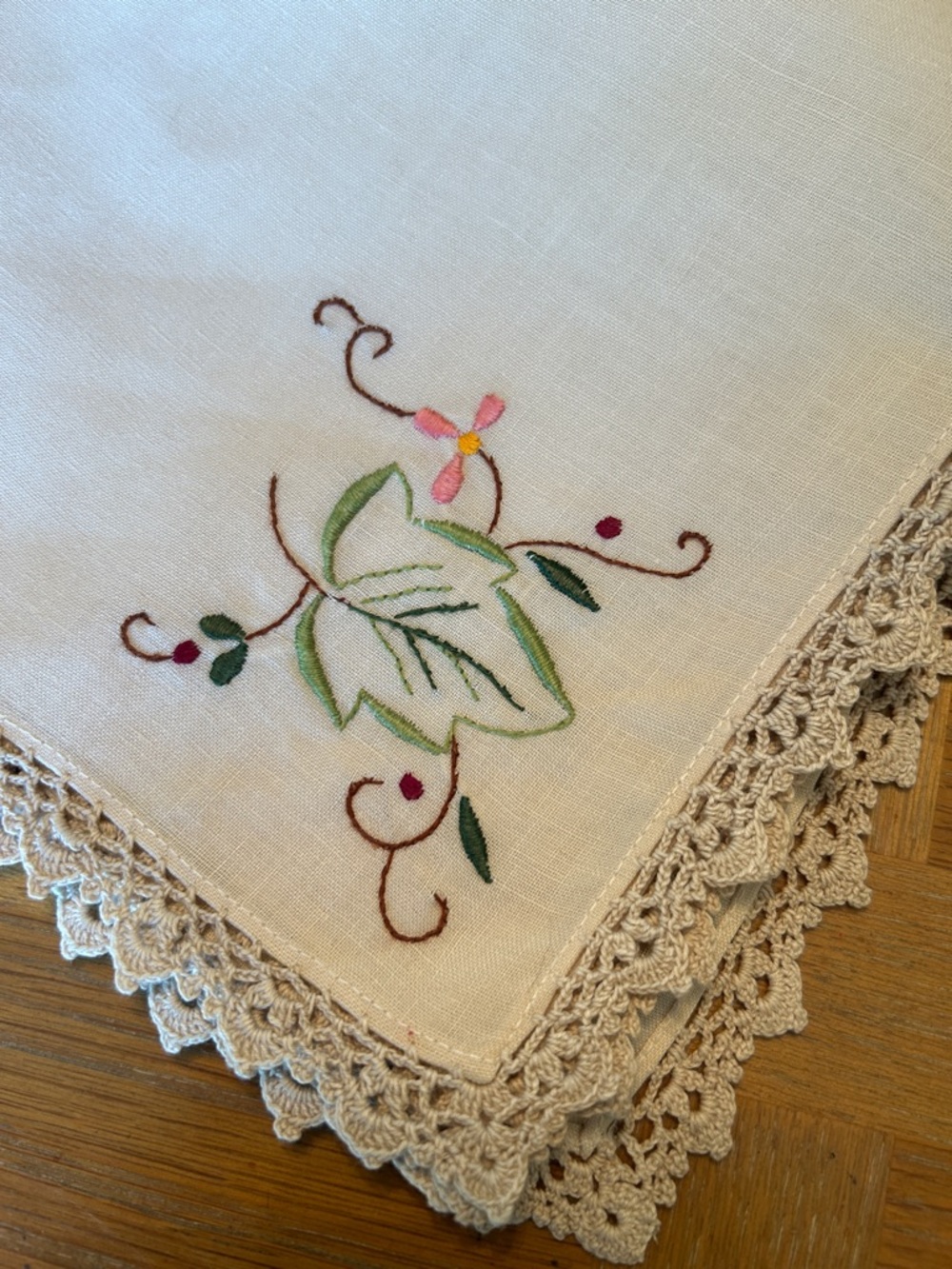 Gorgeous Embroidered dinner table Napkins with Lace Trim - Cream set of eight 8